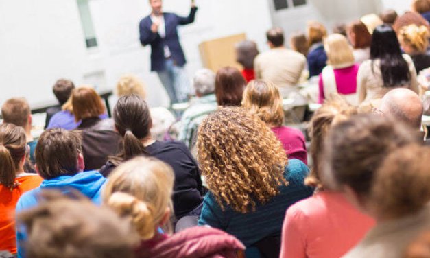 20+ Pro Tips to Dazzle During Your Next Speaking Engagement